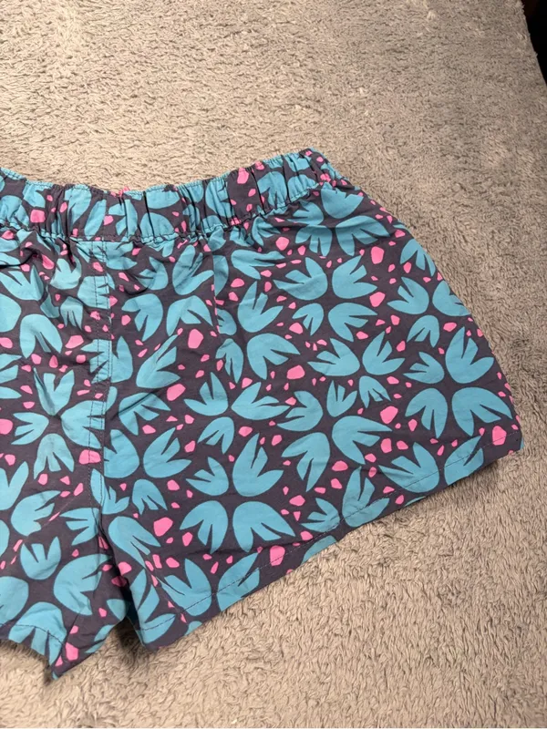 Patagonia barely baggies Blue pattern Shorts small - Image 12