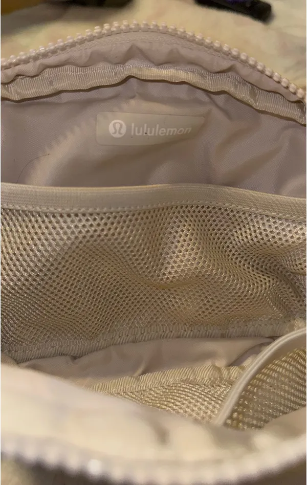 Lululemon Everywhere Belt Bag off white - Image 4