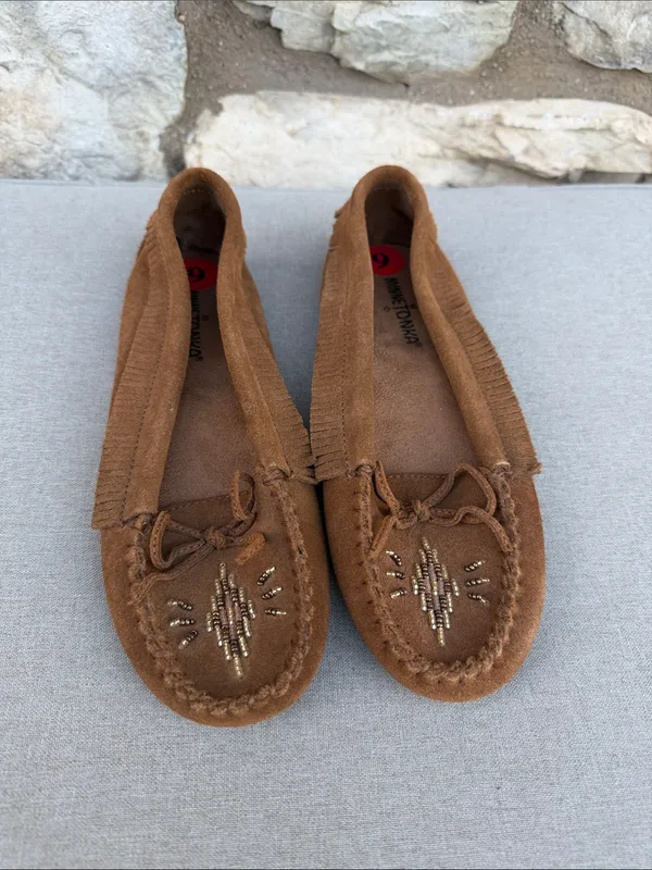 Minnetonka Brown Leather Beaded Moccasin loafers size 6 NEW - Image 2