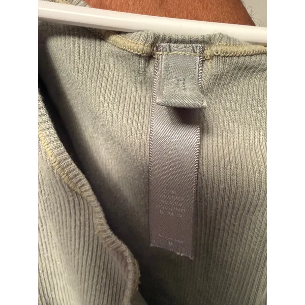 SKIMS Ribbed Scoop Neck Tank Top Sage Green‎ Sleeveless Crop Top Womens Size M - Image 5
