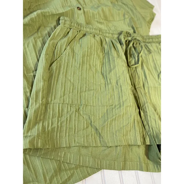 Shein Curve+ Olive Green Textured Button Down Shirt and Shorts Set Size 24 6X - Image 3
