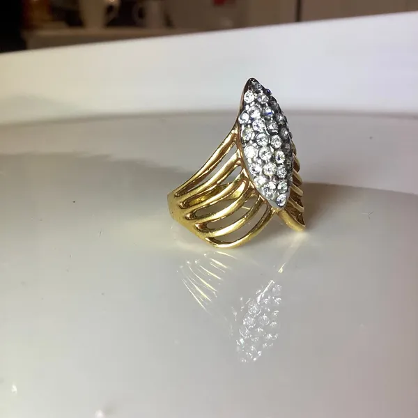 Gold Toned Crystal 'V' Chevron Ring Size 8 - Image 7