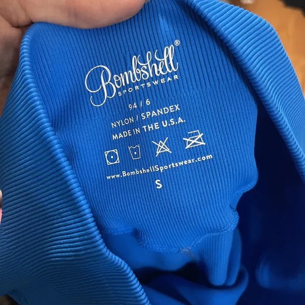NEW Bombshell sportswear Seamless cobalt blue leggings US Small - Image 6