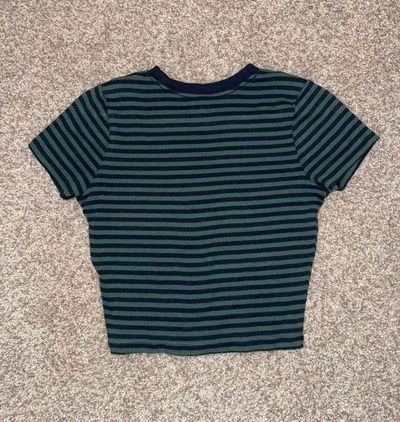 Hollister baby tee green and blue - Image 2