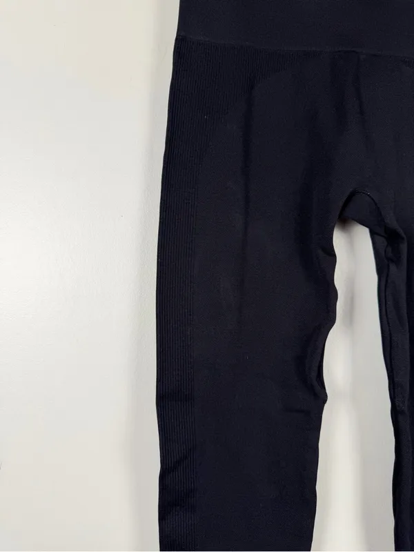 Set active black leggings size small - Image 2