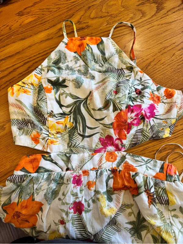 Chelsea & Violet Tropical Floral Print Tiered Midi Dress Linen‎ Blend Tie Back - Image 12