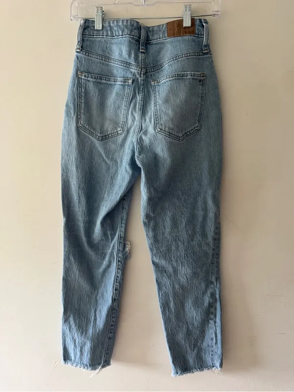 Madewell Curvy‎ Perfect Vintage Jeans in Coney Wash: Destroyed Edition - Image 5