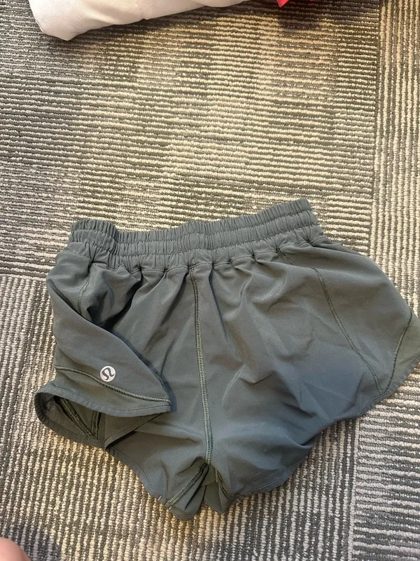 Lululemon Shorts 2.5" Hotty Hot - Image 3