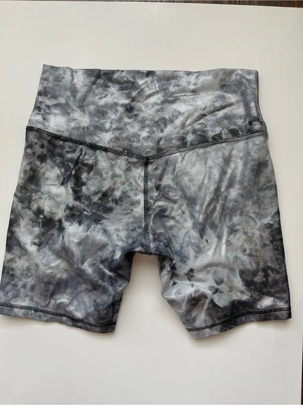 Lululemon align high rise shorts foil shine tie dye 12 special edition - Image 7
