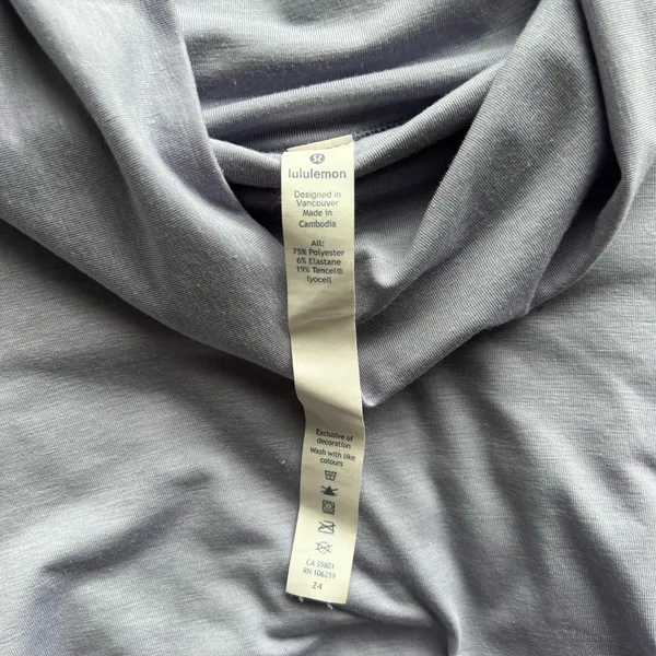 Lululemon See You in Savasana Long Sleeve Size 6 - Image 3