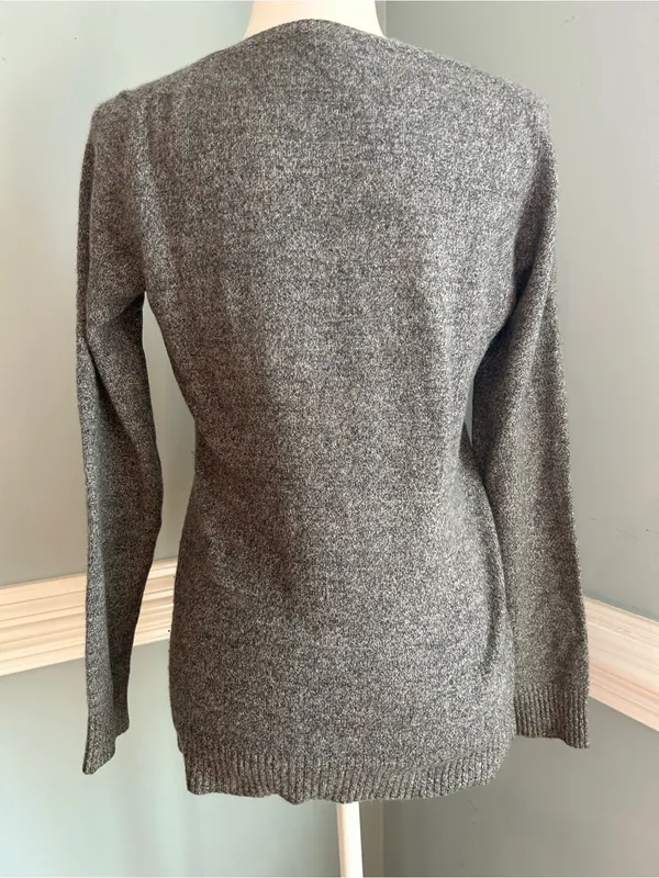 Women's V-Neck cashmere Sweater in Heather Gray medium - Image 2