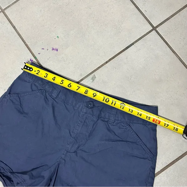 Columbia Women's Navy Blue‎ Outdoors Shorts size 8 - Image 7
