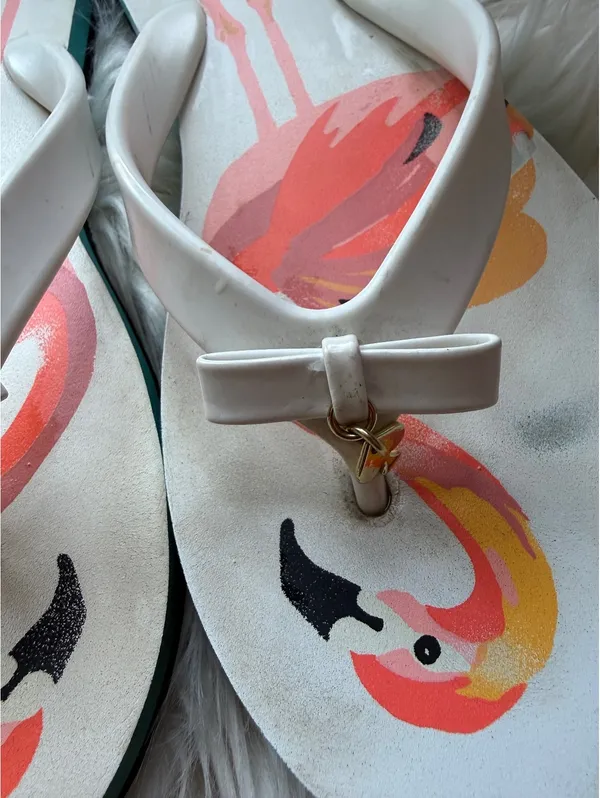 Kate Spade White Flamingo Print Flip Flops Size US 8M - Image 3