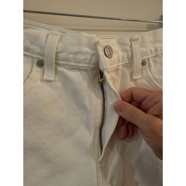 Levi's High Waisted Ripped Mom Shorts Jeans Fray Hem White Women's Size 26 - Image 6