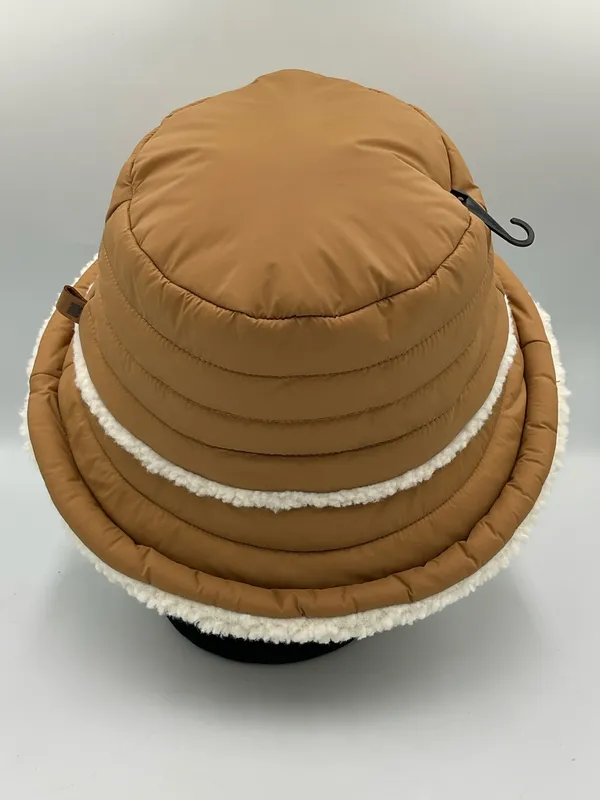 NWT UGG Women's Reversible AW Uggfluff Chestnut Bucket Hat Size L/XL - Image 3