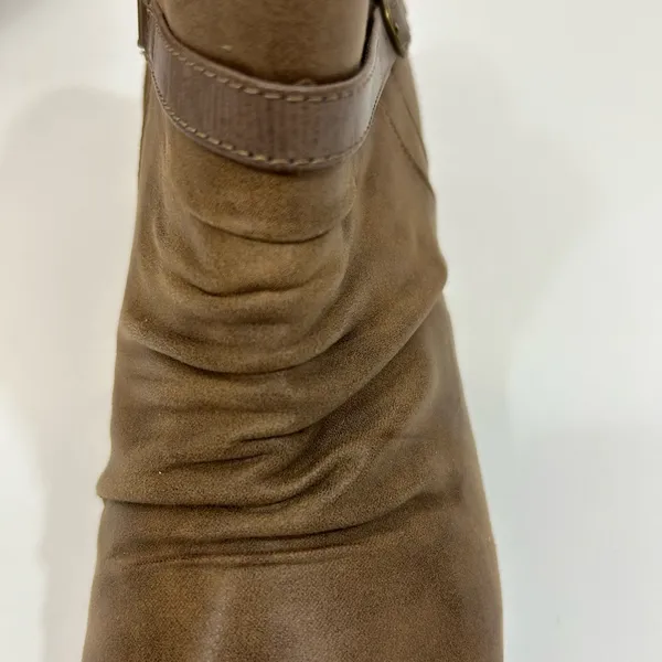 Yuu Tan leather Ankle Boots with Buckle Detail size 9M - Image 5
