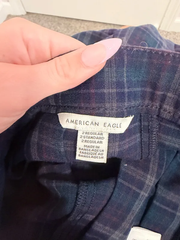 American Eagle Outfitters navy blue plaid pleated mini skirt - Image 4