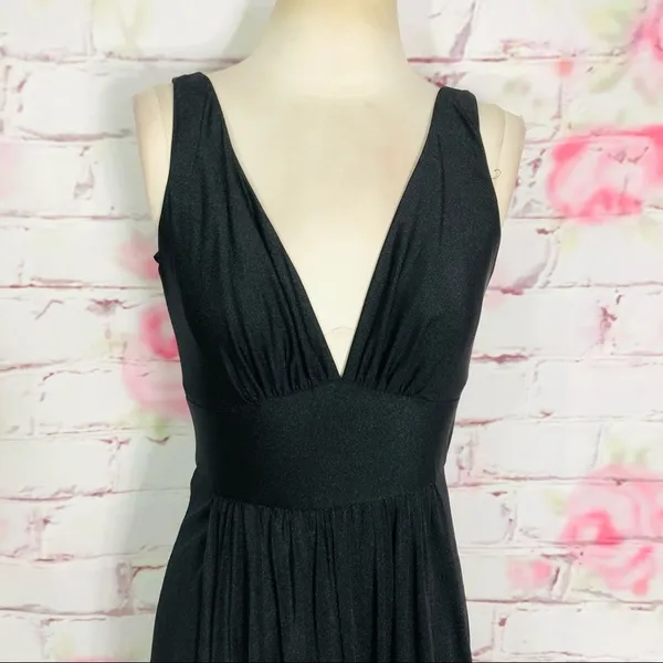 LA FEMME Plunge Neck A-line black high front slit Gown - Image 5
