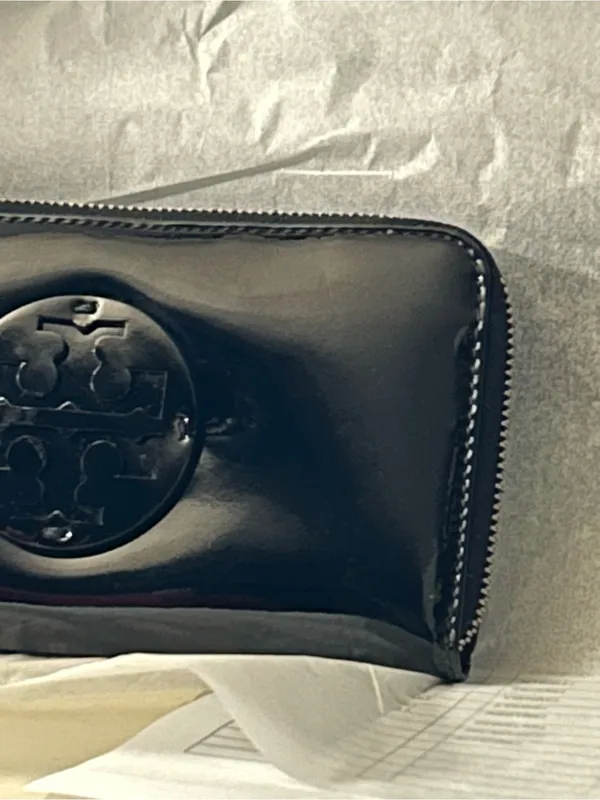 Tory Burch Black Patent Zip-Around Wallet with Logo Medallion - Image 3