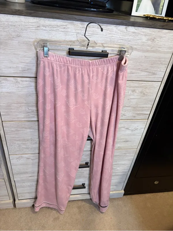 Juicy Couture Pajama Set Large Pink Velour Long Sleeve Notch Collar Top & Pants - Image 6