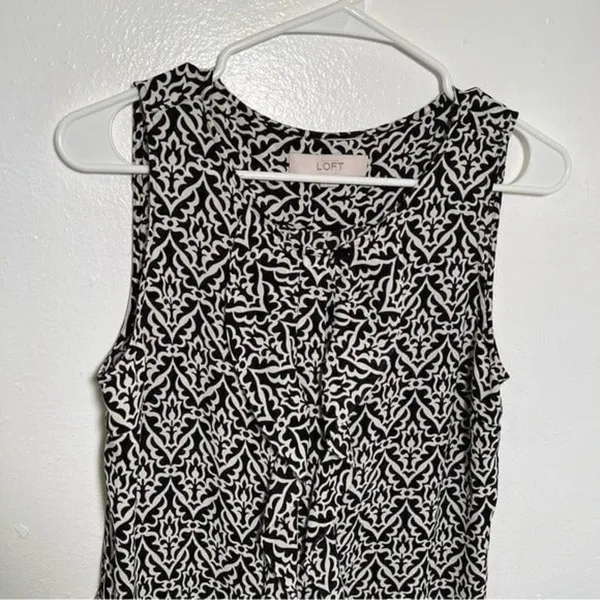 Loft Women's Sz Small Sleeveless Button Down Ruffle Blouse Black White Geometric - Image 3