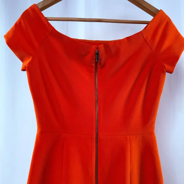 Alice + Olivia‎ Boat Neck Cap Sleeve Sheath Dress in Orange Size 6 - Image 4