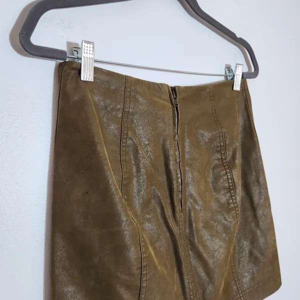 Free People Distressed Brown Faux Leather Mini Skirt Size 4 - Image 4