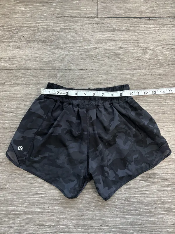 Lululemon Hotty Hot Shorts Incognito Camo Multi Grey / Black 4” Size 2 Tall - Image 7