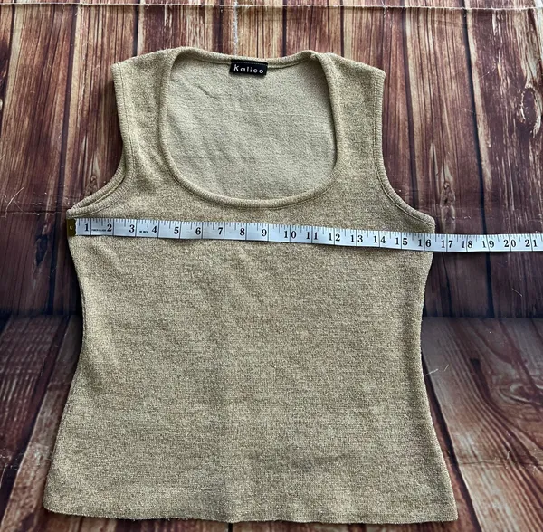 Kalico Women’s Sleeveless Scoop Neck Gold Metallic Knit Top Size Medium - Image 4