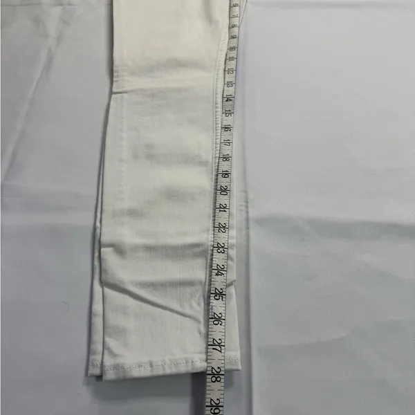 Hollister White Skinny Jeans Smooth Fit - Image 4