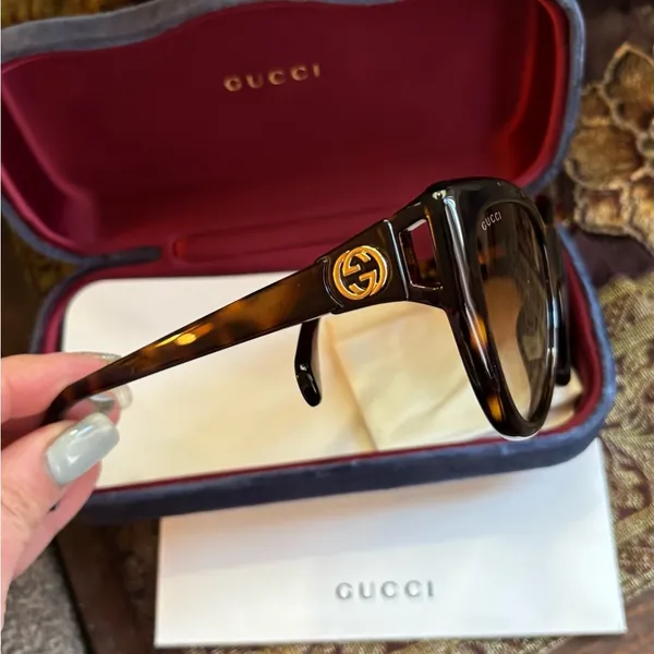 Authentic GUCCI 56 Cat eye Havana Acetate sunglasses - Image 5