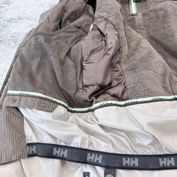 Helly Hansen Two-Tone Brown and Cream Ski Snowboard Coat Jacket Women's Medium - Image 8