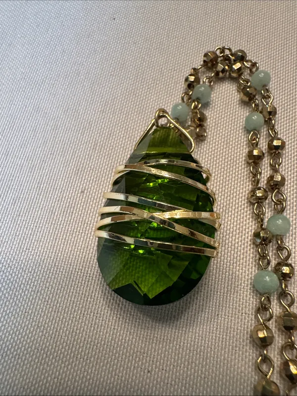 Gold-Wrapped Olive Green Teardrop Pendant Necklace - Image 5