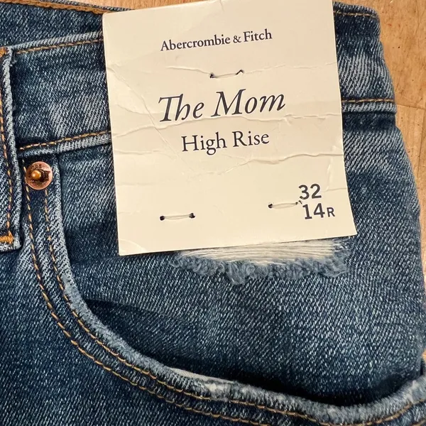Abercrombie & Fitch Curve Love High Rise Mom Jean Distressed Denim Size 32 NWT - Image 8