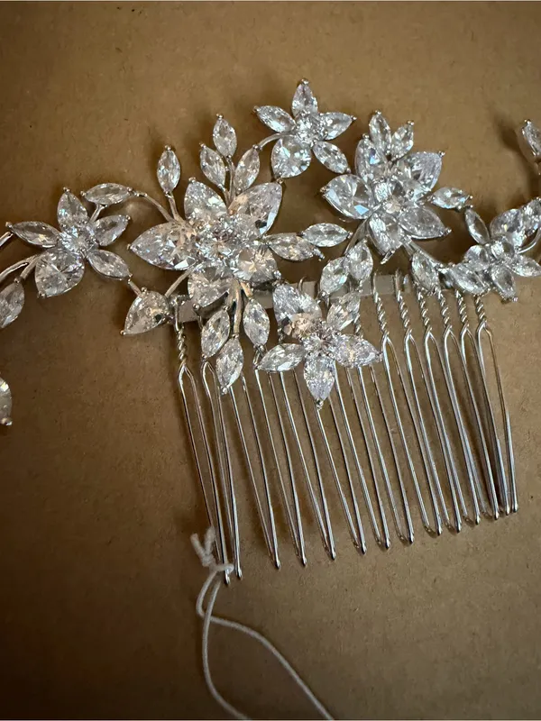 WHITE by Vera Wang VWC72346 Cubic Zirconia Floral Bridal Hair Comb Silver NWT - Image 5