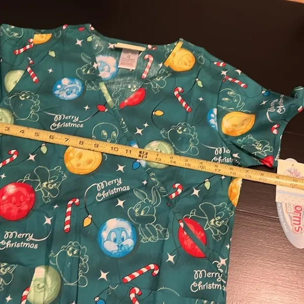 Cherokee Looney Tunes‎ Holiday Christmas scrub top - Image 6