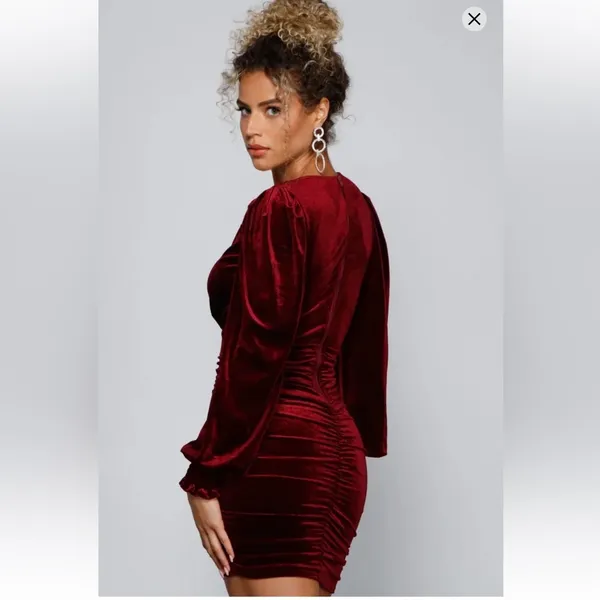 Windsor Mariah Velvet Long Sleeve Ruched Bodycon Mini Dress small NEW - Image 2