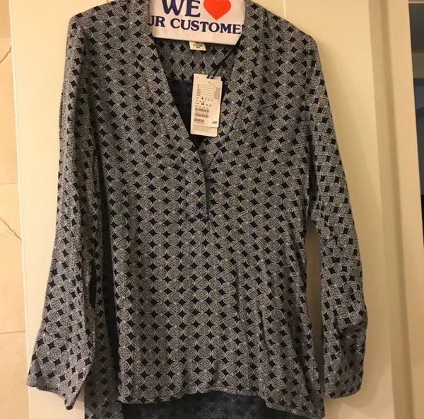 H&M Navy Short Tunic-style Blouse NWT - Image 2