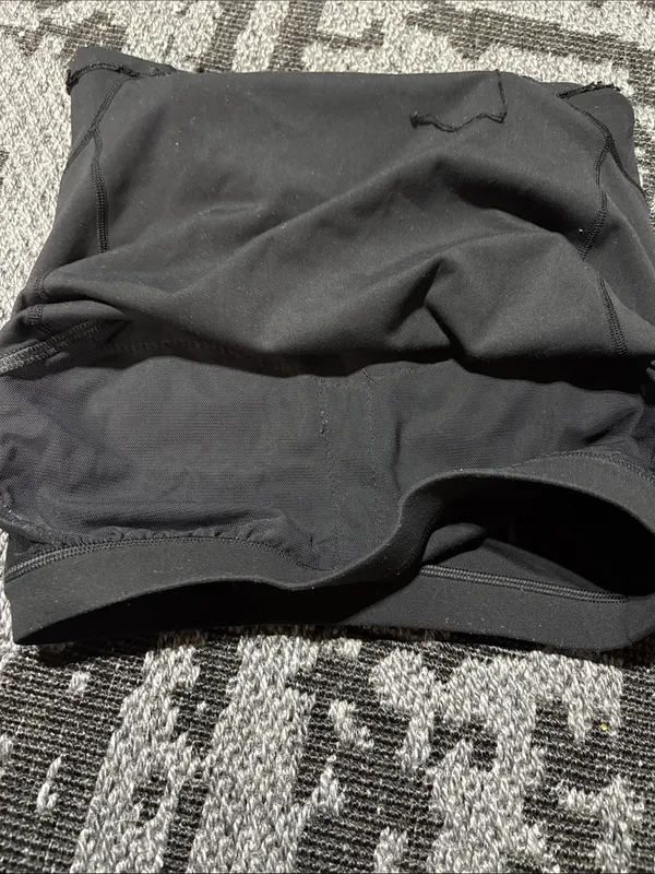 Lululemon Top - Size 4 - Pre-loved - Image 4