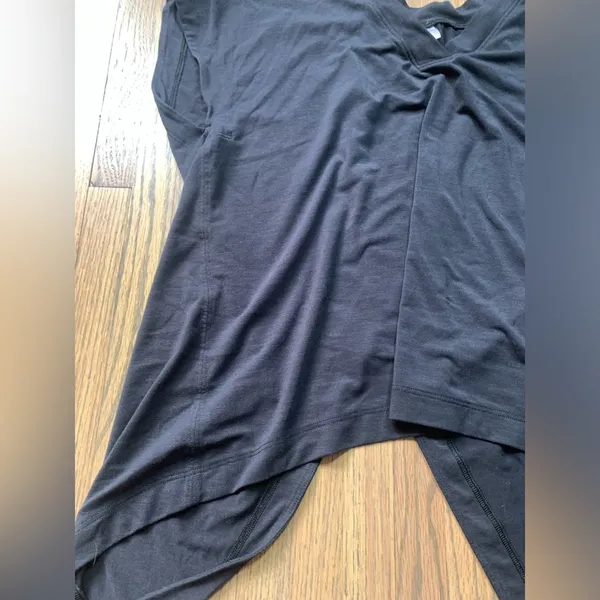 Athleta tee small - Image 2