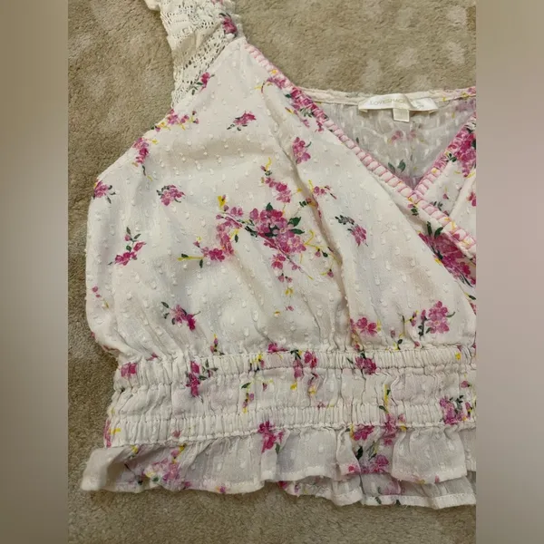 Love Shack Fancy white pink floral lace crochet sleeve crop tank women’s size L - Image 5