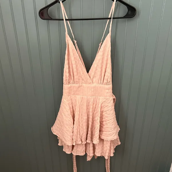 Style Rack Pink Textured Ruffle Tiered‎ Mini Dress Spaghetti Strap Size Medium - Image 2