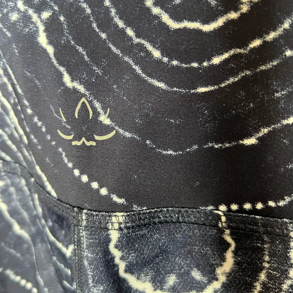 Beyond Yoga Lux High Waist Leggings Ripple Effect Blue shibori print size small - Image 6