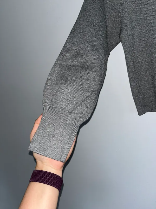 Abercrombie Grey V-Neck Sweater - Image 6