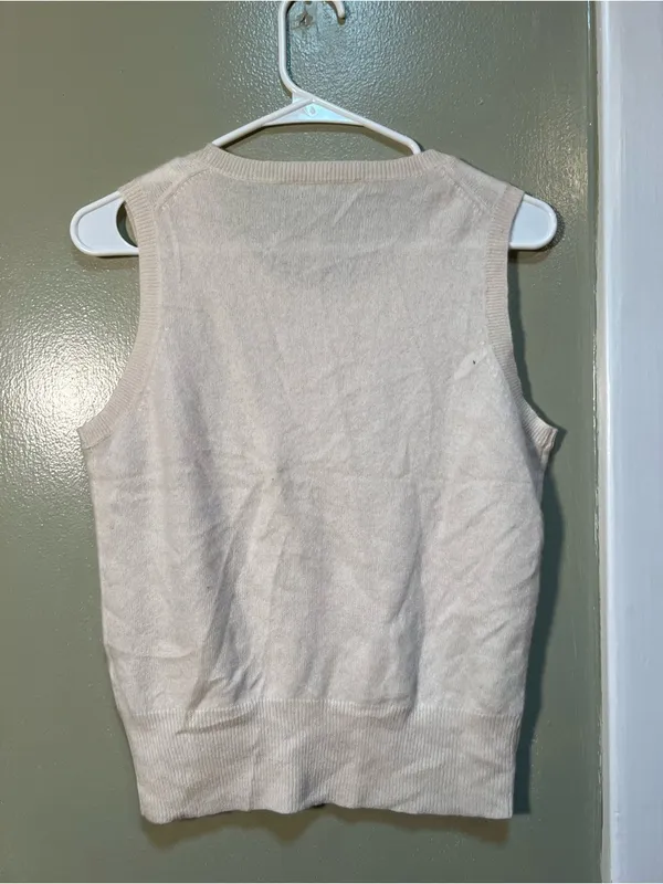 Women's Sleeveless Sweater Scoop Neck Cream White Banded Hem Semi-Sheer Very Sof - Image 4