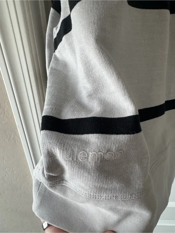 lululemon athletica Gray and Black Striped Cropped Sweatshirt / C46 - Image 4