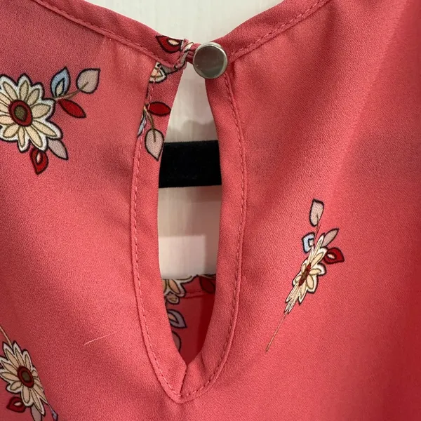 Liz Claiborne Pink Pleated Floral Short Sleeve Blouse Large - Image 5