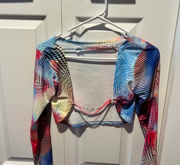 Long Sleeve Backless Edikted Top - Image 5