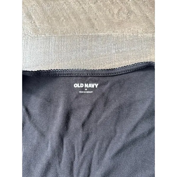 Old Navy Women's‎ Black Square Neck Short Sleeve Tee Size Medium - Image 2