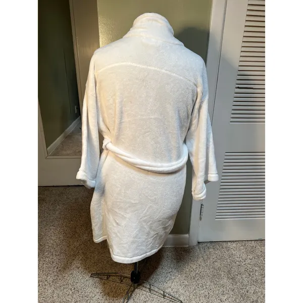 Stars Above Women's Size XL/XXL Plush Robe White Pockets Long Sleeve Wrap Tie - Image 6